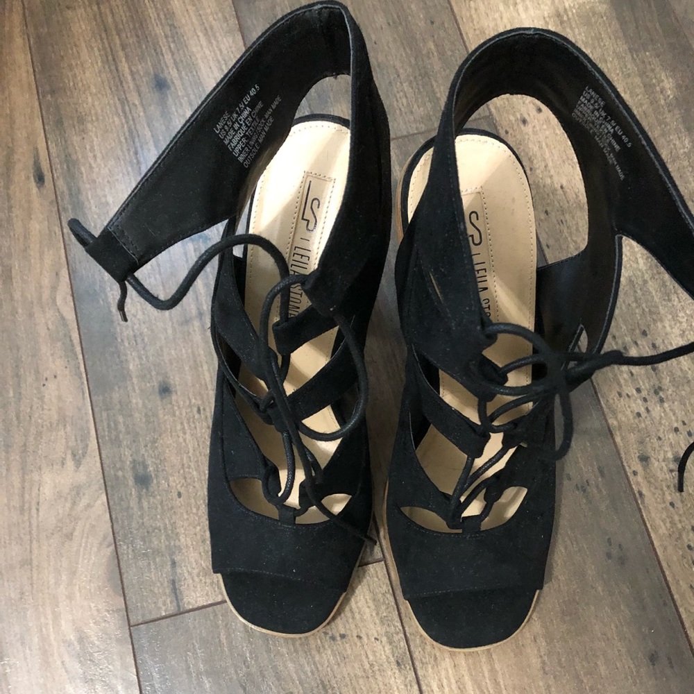 NWOT Leia Stone heels